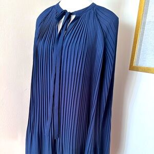 Classy mini pleated dress